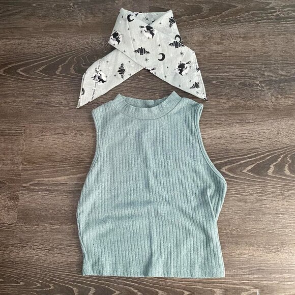 Small Mint Green Crop Top - Picture 3 of 5